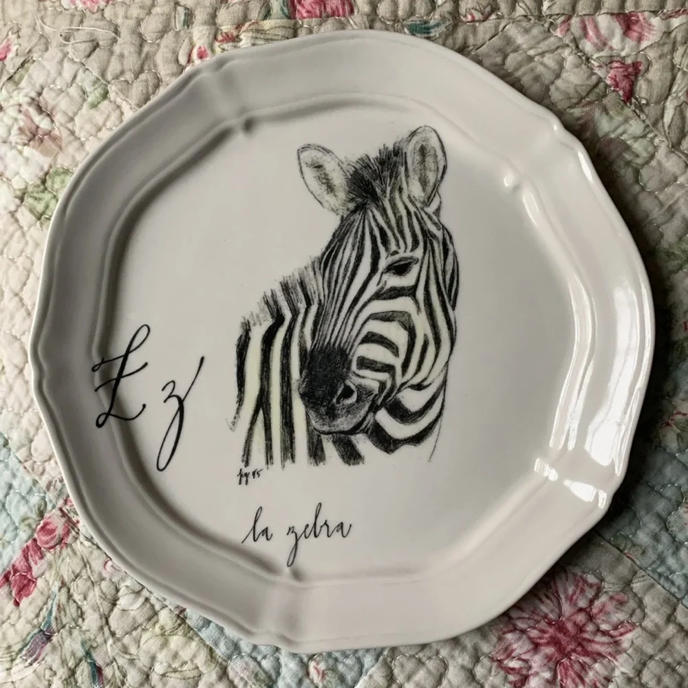 🦓 ZEBRA Very Rare Anthropologie Calligrapher Monogram Canape Plate Z La Zebra